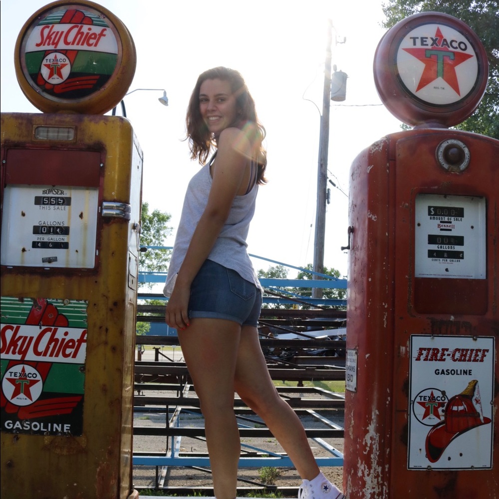 Meet your Posher, Carley